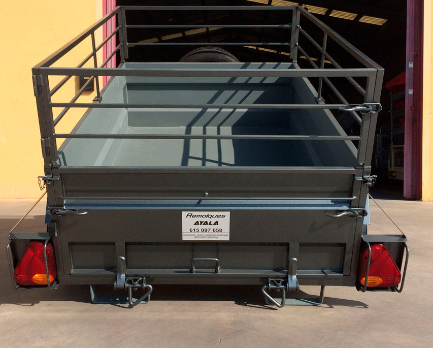 Remolques 1 eje basculantes por inercia – Pintados – Mma 750 kg