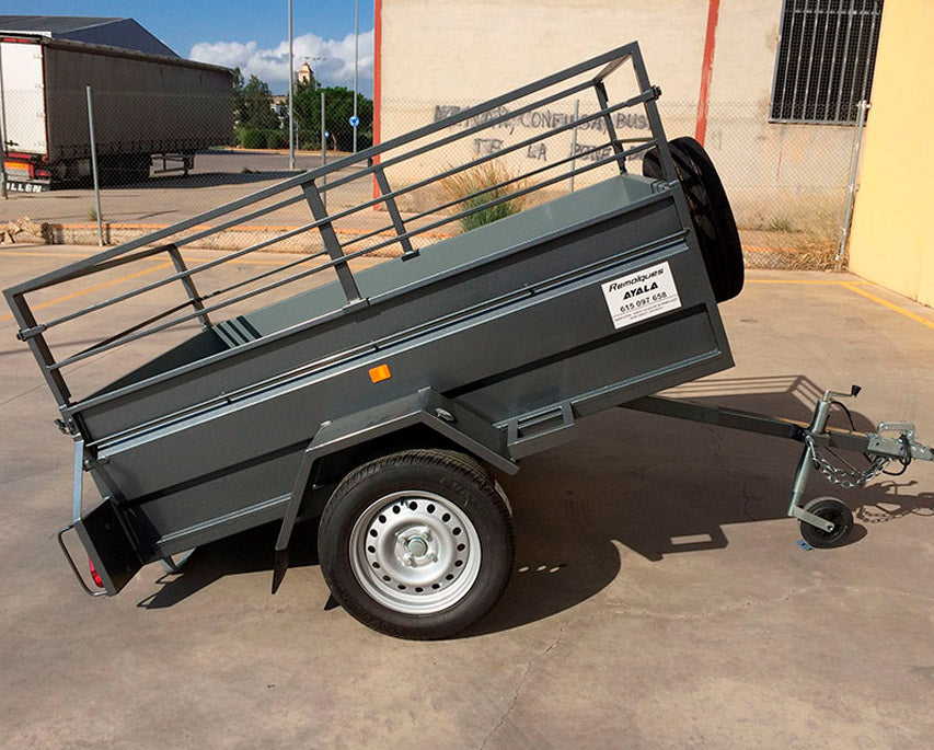Remolque 2.000 x 1.300 x 500 basculante + barandilla desmontable – Mma 750 kg