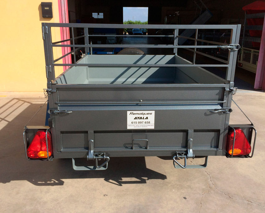 Remolque 2.000 x 1.300 x 500 basculante + barandilla desmontable – Mma 750 kg