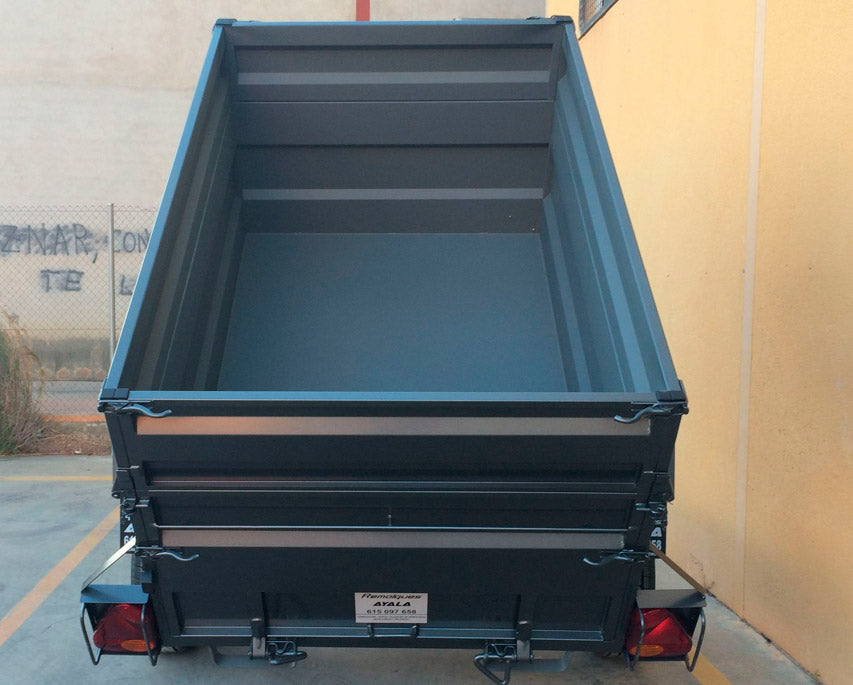 Remolque basculante hidráulico manual + freno de inercia 2.200 x 1.300 x 600 + 350 – Mma 750 kg