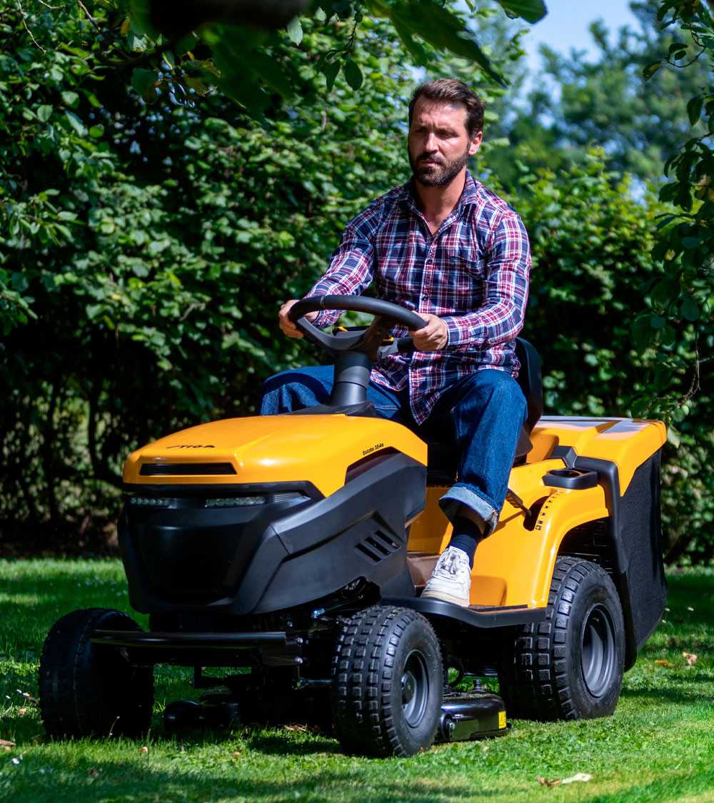 Tractor cortacésped a batería Stiga Estate 384e 84cm